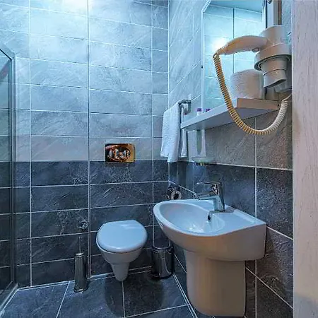 Hotel Zirve Kadikoy 2*